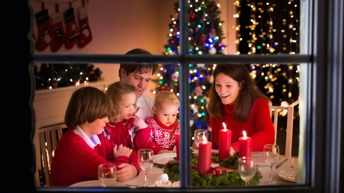 5 actividades que harán nuestra cena de Nochebuena especial (aunque no  estemos con los primos y abuelos) | Alvaro Bilbao, image size:1200x675