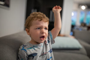 Niño pega positiva
